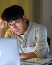 Đầu Xuôi Đuôi Đút Lót