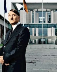 Hitler Trở Về
